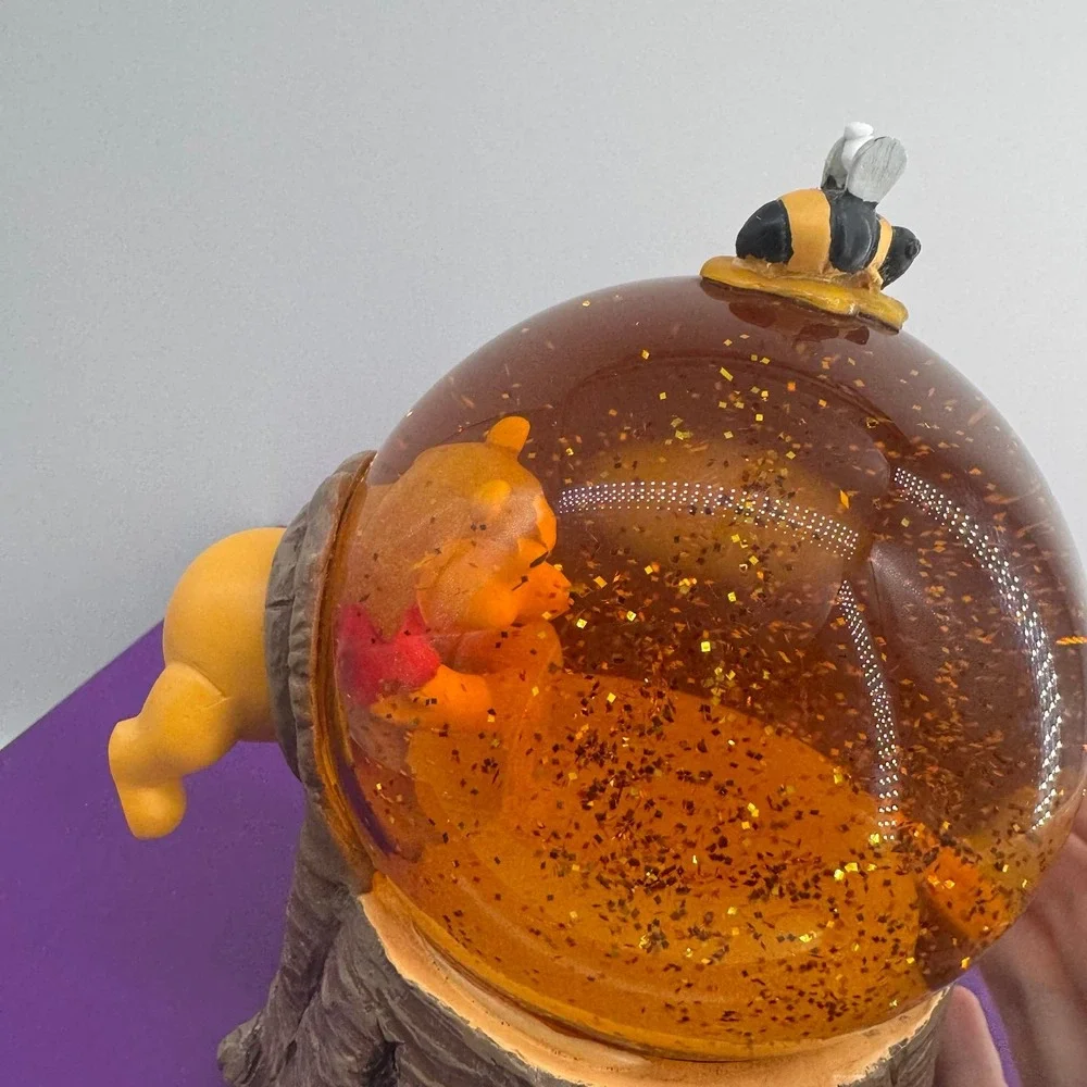 Rare! Winnie the Pooh in honey musical snow globe